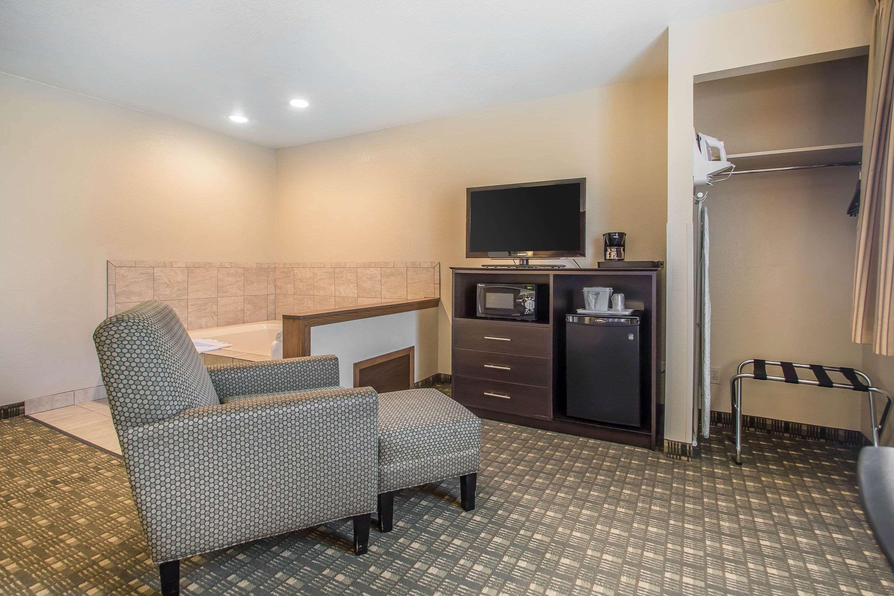 Quality Inn & Suites Decorah Ngoại thất bức ảnh